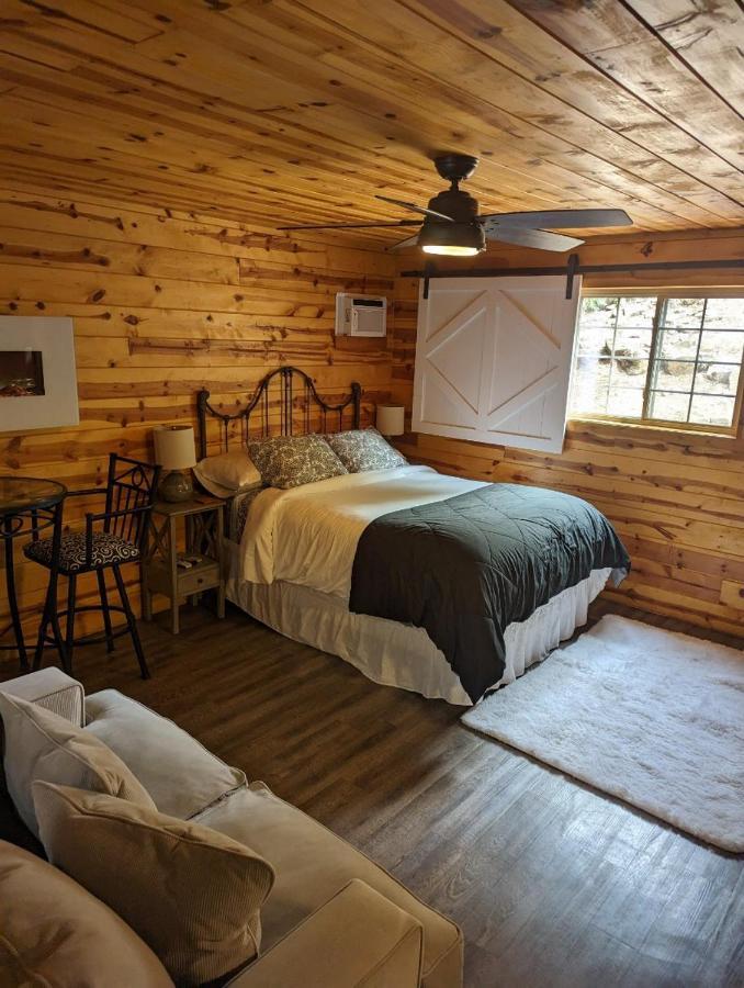 North Fork Red Barn Retreat酒店 外观 照片
